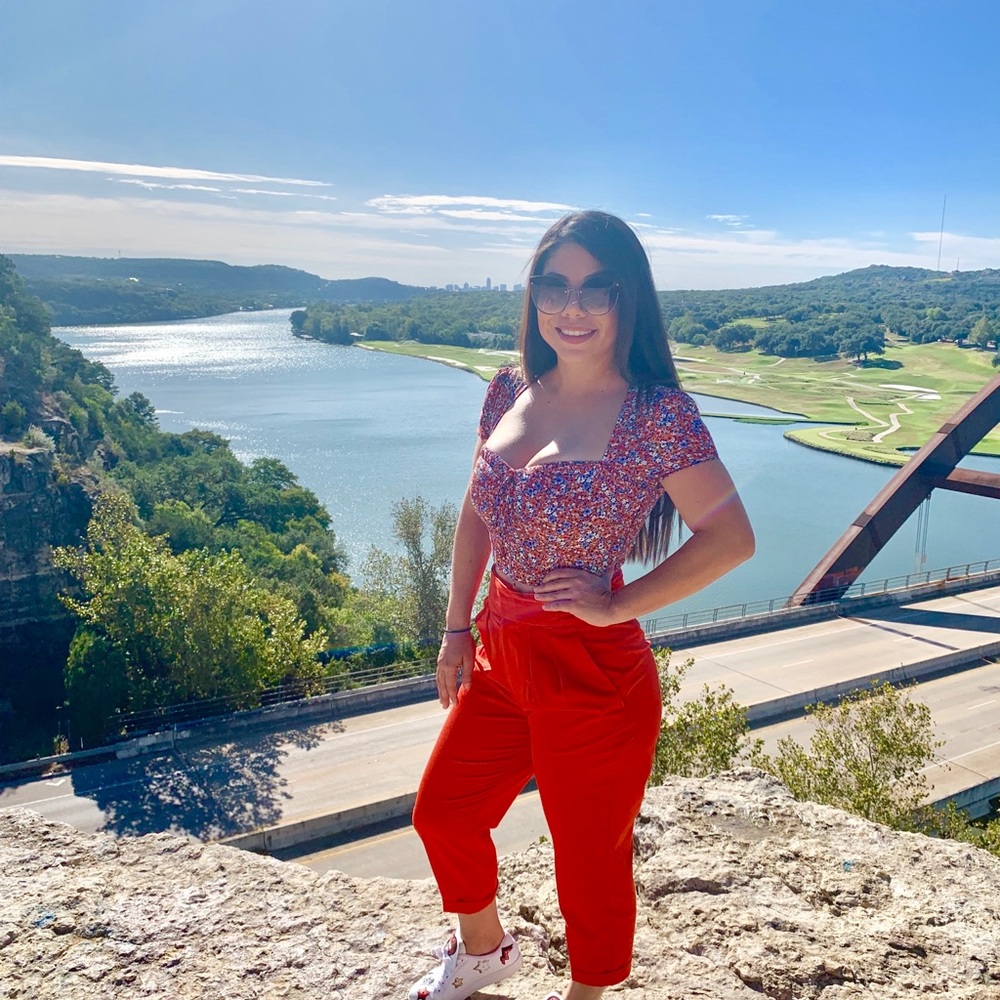 Meet your Posher, Daniela